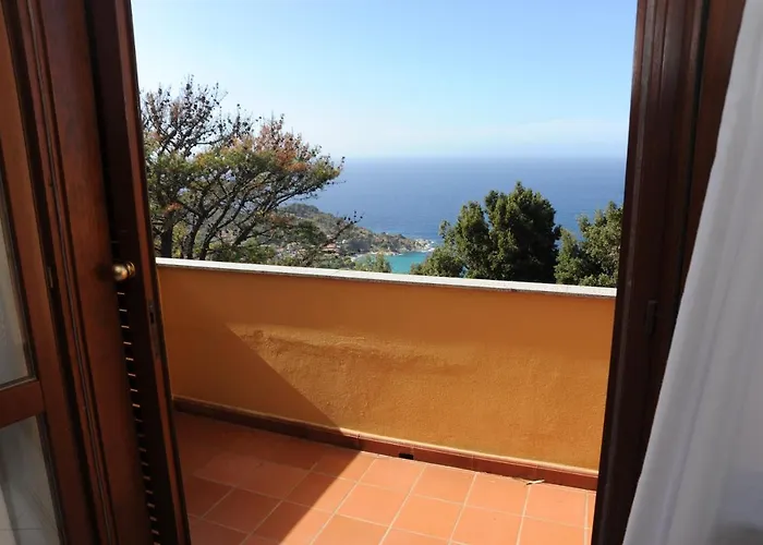 Il Castagno Aparthotel Marciana (Isola d'Elba)